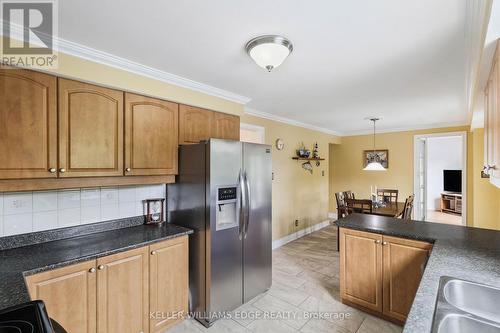 2060 Hunters Wood Drive, Burlington, ON - Indoor Photo Showing Kitchen