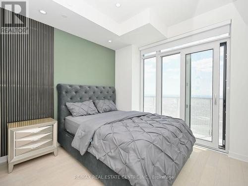 6004 - 3900 Confederation Parkway, Mississauga, ON - Indoor Photo Showing Bedroom