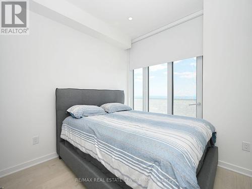 6004 - 3900 Confederation Parkway, Mississauga, ON - Indoor Photo Showing Bedroom