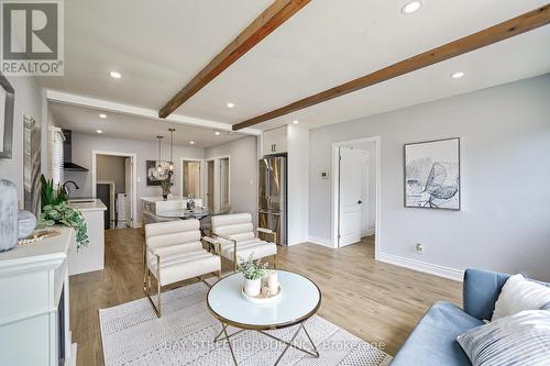 31 Warren Road, St. Catharines, ON - Indoor Photo Showing Living Room