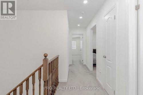 328 Bedrock Drive, Hamilton, ON - Indoor Photo Showing Other Room