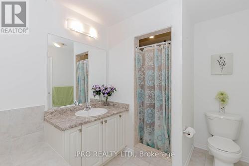 328 Bedrock Drive, Hamilton, ON - Indoor Photo Showing Bathroom