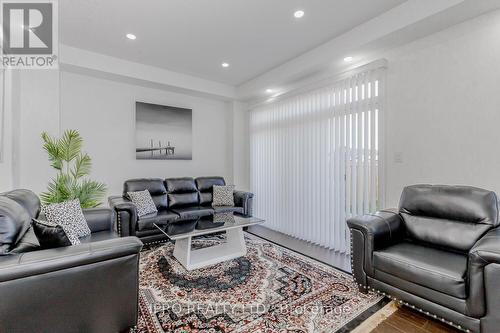 328 Bedrock Drive, Hamilton (Stoney Creek Mountain), ON - Indoor Photo Showing Living Room