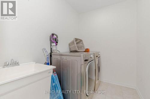 328 Bedrock Drive, Hamilton (Stoney Creek Mountain), ON - Indoor Photo Showing Laundry Room