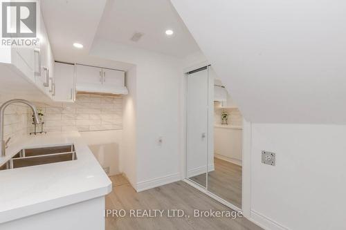 328 Bedrock Drive, Hamilton (Stoney Creek Mountain), ON - Indoor Photo Showing Kitchen With Double Sink