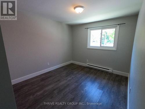 407 Griffith Street, London, ON - Indoor Photo Showing Other Room