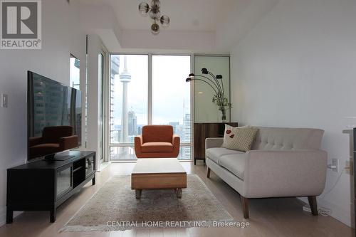 5503 - 8 The Esplanade Street, Toronto, ON - Indoor Photo Showing Living Room