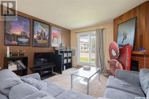 110 425 115Th Street E, Saskatoon, SK - Indoor Photo Showing Living Room