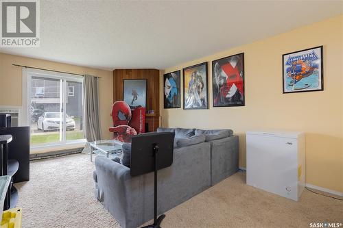 110 425 115Th Street E, Saskatoon, SK - Indoor Photo Showing Living Room