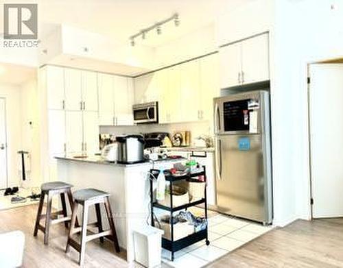 822 - 830 Lawrence Avenue, Toronto, ON - Indoor Photo Showing Kitchen