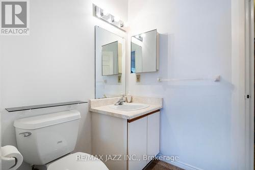 204 - 1 Heritage Way, Kawartha Lakes, ON - Indoor Photo Showing Bathroom