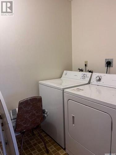 204A 1350 Gordon Road, Moose Jaw, SK - Indoor Photo Showing Laundry Room