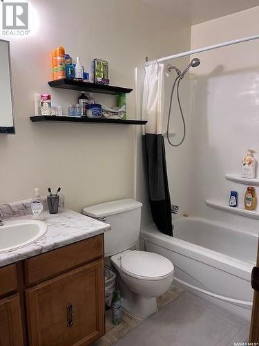 204A 1350 Gordon Road, Moose Jaw, SK - Indoor Photo Showing Bathroom