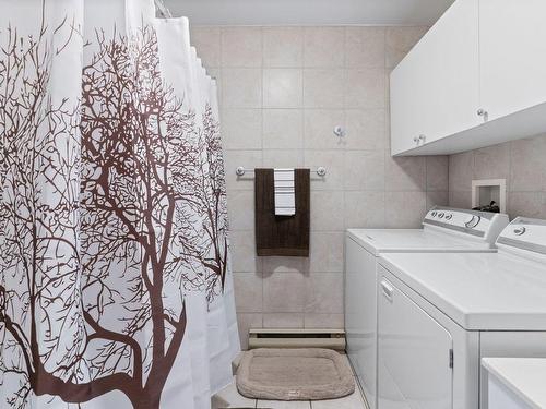 Salle de bains - 1699  - 1703 Av. D'Orléans, Montréal (Mercier/Hochelaga-Maisonneuve), QC - Indoor Photo Showing Laundry Room