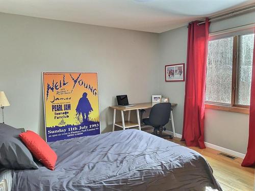 Chambre Ã Â coucher - 95 Rue Hélène, Rouyn-Noranda, QC - Indoor Photo Showing Bedroom