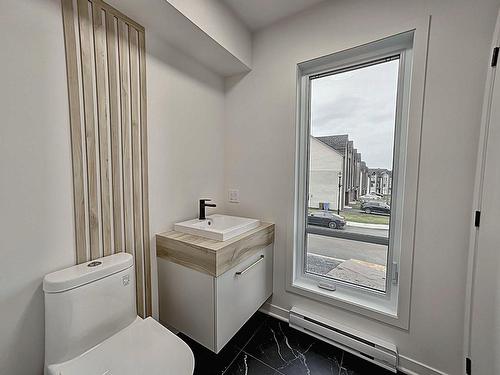 Powder room - 392 Rue Du Tonnelier, Saint-Jérôme, QC 