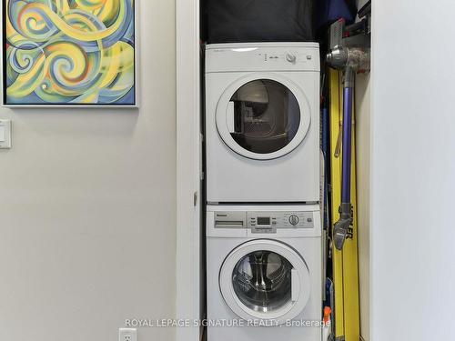 704-75 The Donway  W, Toronto, ON - Indoor Photo Showing Laundry Room