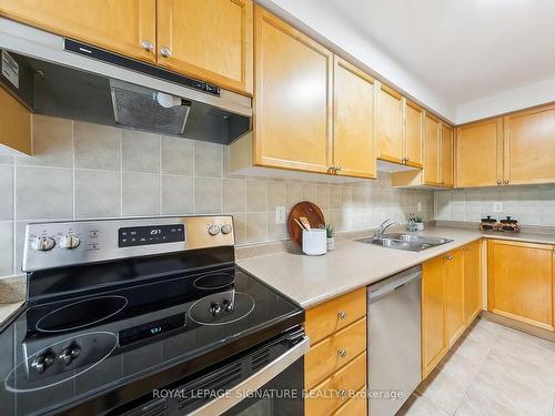 15-3950 Erin Centre Blvd, Mississauga, ON - Indoor Photo Showing Kitchen With Double Sink