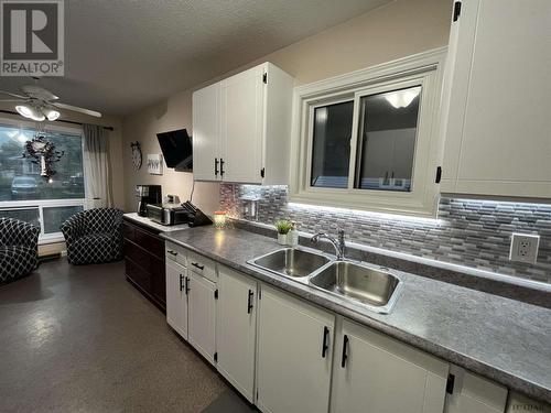 196 Timcor Cres, Timmins, ON - Indoor Photo Showing Kitchen With Double Sink