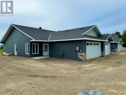 20 Golf St, Kapuskasing, ON - Outdoor