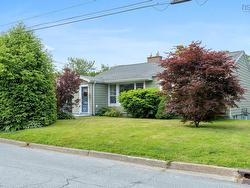 15 Clearview Crescent  Dartmouth, NS B3A 2M9