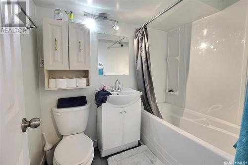 4036 4Th Avenue, Regina, SK - Indoor Photo Showing Bathroom
