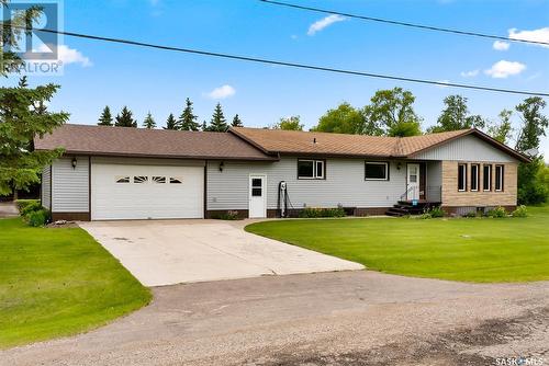 512 Dominion Street, Kelliher, SK - Outdoor