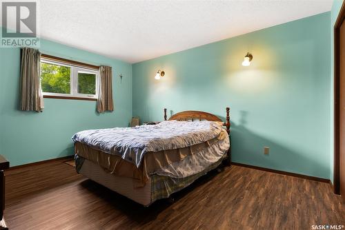 512 Dominion Street, Kelliher, SK - Indoor Photo Showing Bedroom