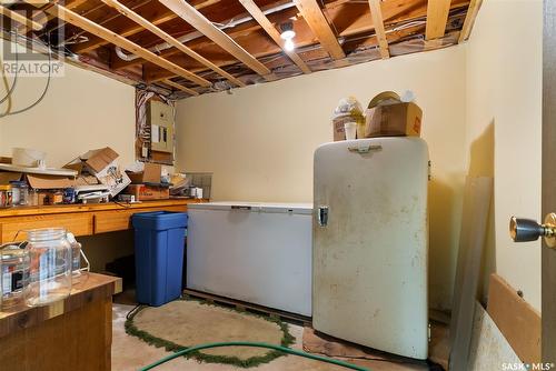 512 Dominion Street, Kelliher, SK - Indoor Photo Showing Basement