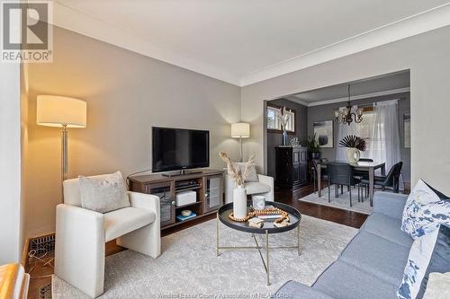 1347 Windermere Road, Windsor, ON - Indoor Photo Showing Living Room