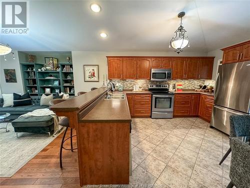 1601 Katella, Windsor, ON - Indoor Photo Showing Kitchen