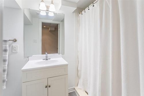 978 Kingsway Drive, Burlington, ON - Indoor Photo Showing Bathroom