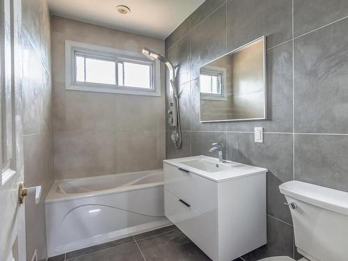 Salle de bains - 5712 Av. Whitehorne, Côte-Saint-Luc, QC - Indoor Photo Showing Bathroom