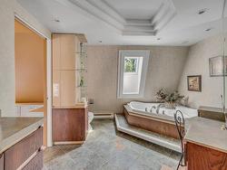 Ensuite bathroom - 