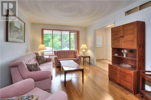 6 Hoddle Crescent, Kitchener, ON - Indoor Photo Showing Living Room