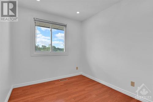 2402 Orient Park Drive, Ottawa, ON - Indoor Photo Showing Other Room