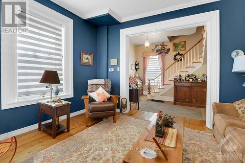 23 Ontario Street, South Dundas, ON - Indoor Photo Showing Living Room