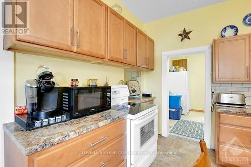 23 Ontario Street, South Dundas, ON - Indoor Photo Showing Kitchen