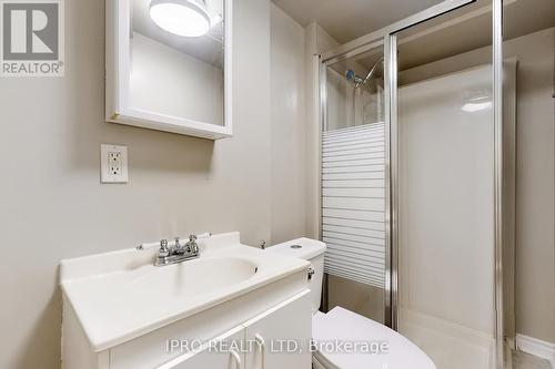 7204 Frontier Ridge, Mississauga, ON - Indoor Photo Showing Bathroom