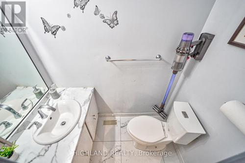 4142 Teakwood Drive, Mississauga, ON - Indoor Photo Showing Bathroom