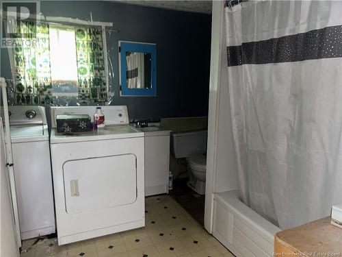 258 Slope Road, Minto, NB - Indoor Photo Showing Laundry Room