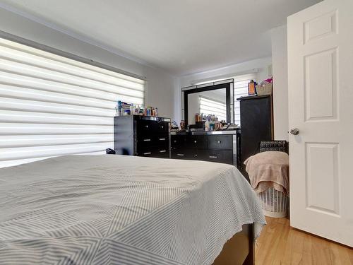 Chambre Ã Â coucher - 1865 Rue Bédard, Laval (Vimont), QC - Indoor Photo Showing Bedroom