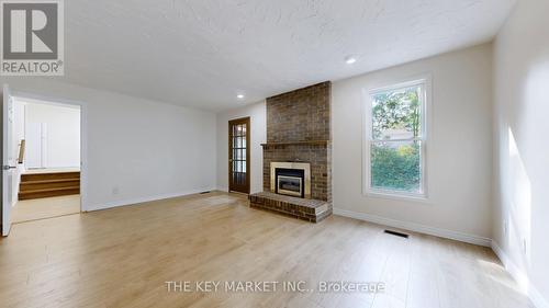 98 Keats Walk, Waterloo, ON - Indoor Photo Showing Living Room With Fireplace