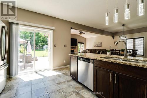 20 Fraserwood Court, Waterloo, ON - Indoor Photo Showing Kitchen With Stainless Steel Kitchen With Double Sink