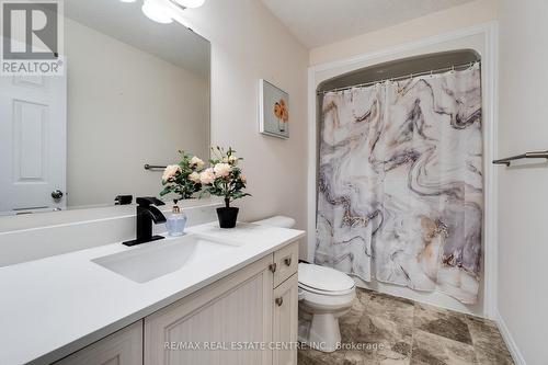 20 Fraserwood Court, Waterloo, ON - Indoor Photo Showing Bathroom