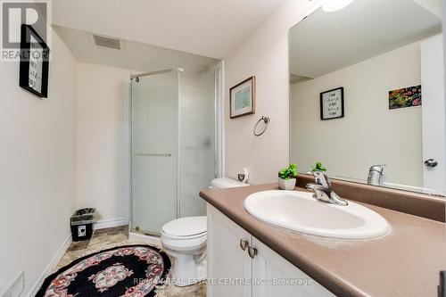 20 Fraserwood Court, Waterloo, ON - Indoor Photo Showing Bathroom