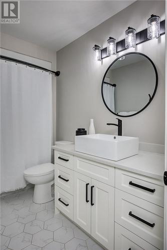 6 Topaz Court, Sudbury, ON - Indoor Photo Showing Bathroom