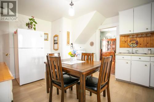 76 Wellington St, Sault Ste. Marie, ON - Indoor Photo Showing Dining Room