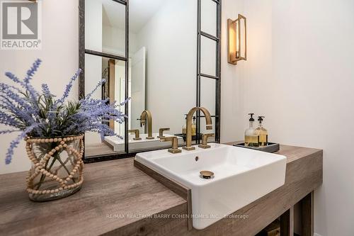 3 Masters Road, Toronto, ON - Indoor Photo Showing Bathroom