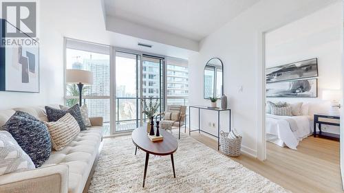 2507 - 20 Bruyeres Mews, Toronto, ON - Indoor Photo Showing Living Room